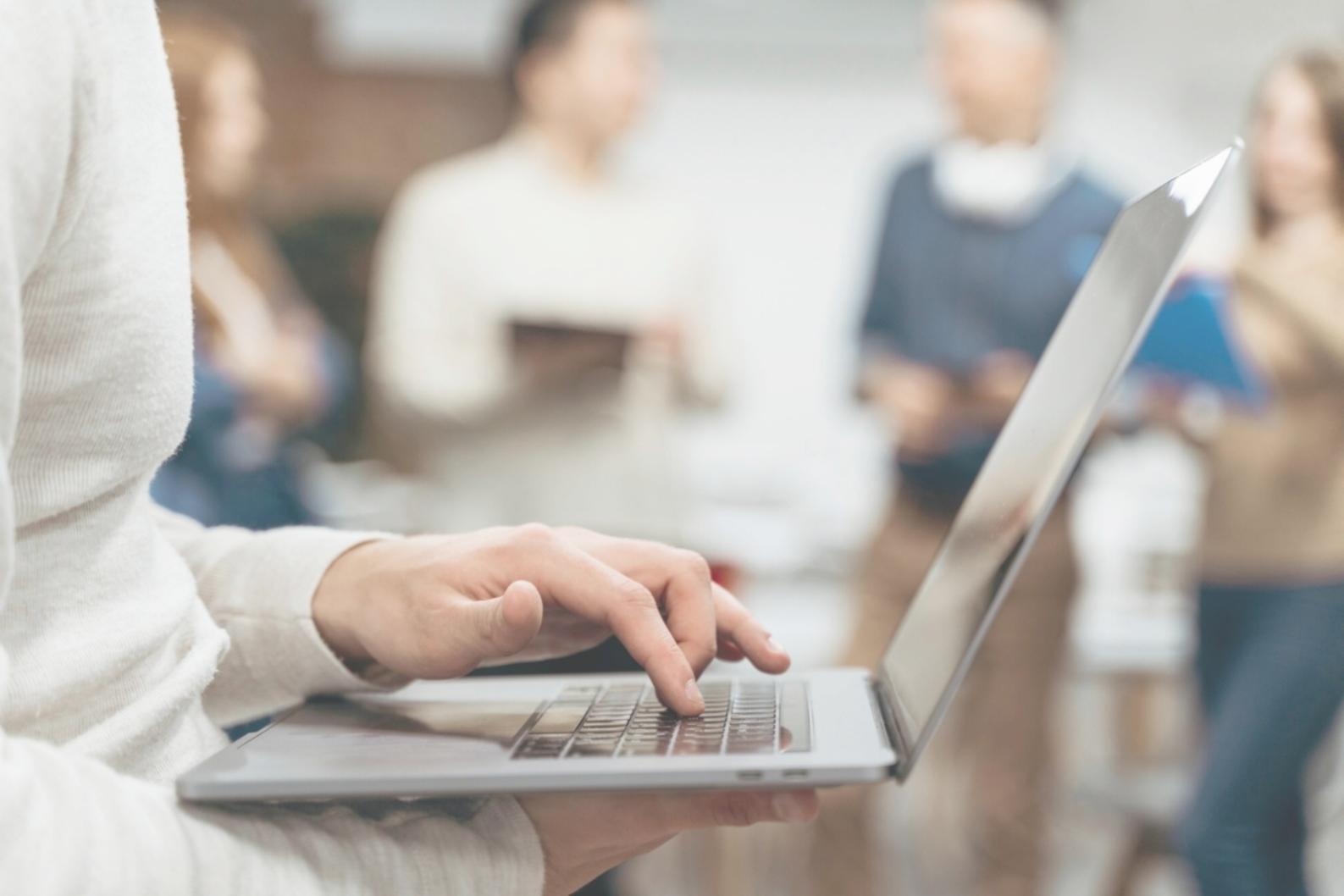 Espace de travail collaboratif pour l'analyse financière